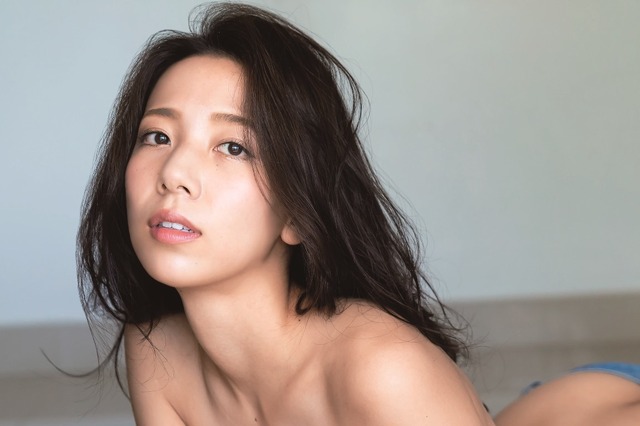『ひるおび！』お天気キャスター・池岡星香が初の写真集発売！オトナセクシーなショットに挑戦 画像