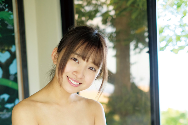 正統派美少女が大胆水着に！渡邉幸愛、1stDVDが全国発売開始 画像