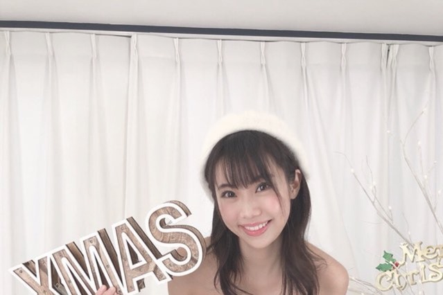 鈴木ふみ奈、クリスマスグラビア公開！「笑顔がキュート」「最高に可愛い」 画像
