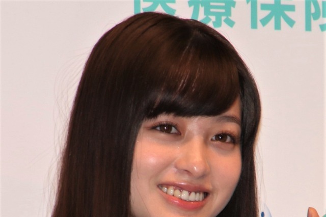 橋本環奈のクールビューティーショットに「カッコいい」「黒かんな好き」の声 画像