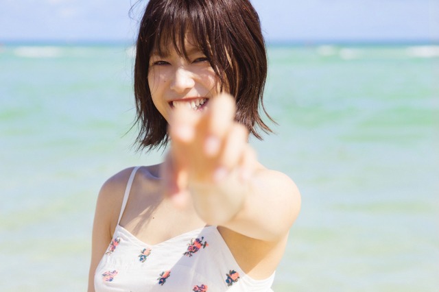 欅坂46・渡邉理佐の1st写真集が発売!アメリカとバハマで素顔見せる 画像