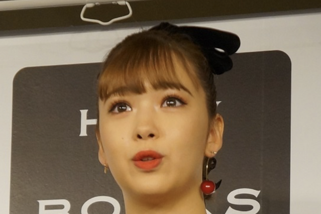 藤田ニコル、キュートで大人っぽい袴姿を披露! 画像