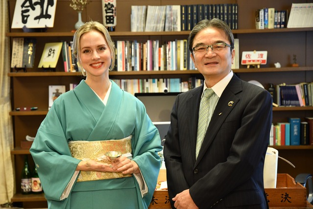 ナタリー・エモンズが文化庁を表敬訪問!宮田長官「世界への伝道者になってくれたら」 画像