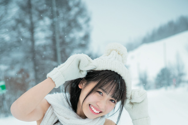 「制コレ18」グランプリ・来栖りんがヤンジャン表紙に登場！北海道で水着姿披露 画像