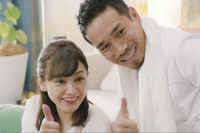 平愛梨と長友佑都がCM初共演!笑顔の絶えない明るい家庭描く 画像