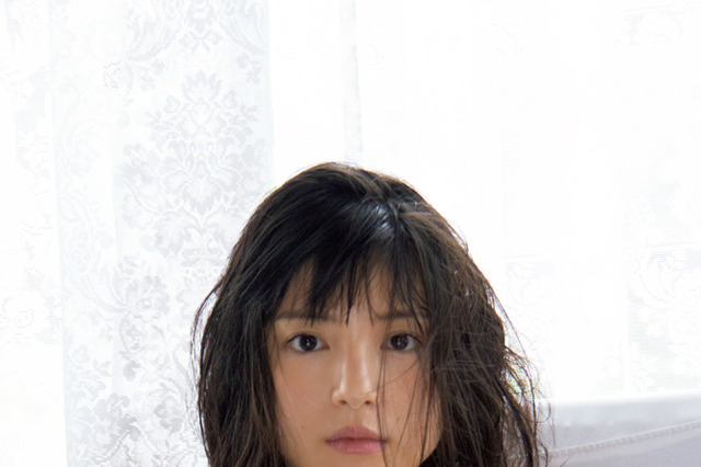 川島海荷、写真集で新境地見せる!『スピリッツ』にアザーカット掲載 画像
