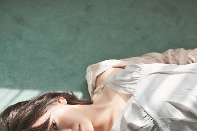 乃木坂46・堀未央奈、『blt graph.』表紙に初登場！魅惑の表情とスタイルを披露 画像