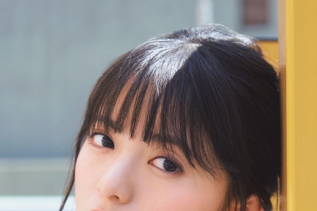 乃木坂46・齋藤飛鳥、グラビアで凛とした表情見せる！『B.L.T.』表紙に抜てき 画像