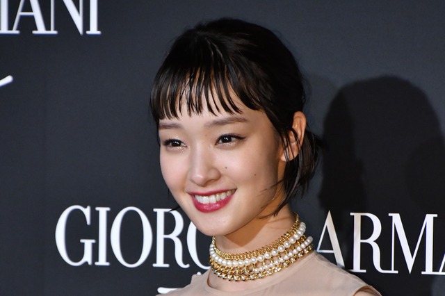 剛力彩芽、アルマーニのファッションショーに登場！前澤社長との交際順調!? 画像