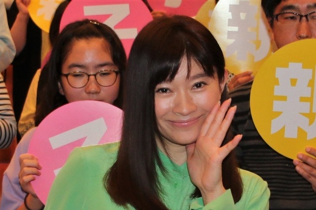 篠原涼子、芳根京子との“母子の絆”に感激!「芳根ちゃんが涙を流してハグしてくれた」 画像