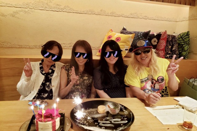 DJ KOO、妻の誕生日をお祝い！バラのケーキも登場し「最KOOな一年に!!」 画像