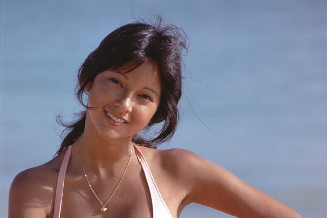 未公開のビキニカットも!元祖グラドル「アグネス・ラム」のデジタル写真集が発売 画像