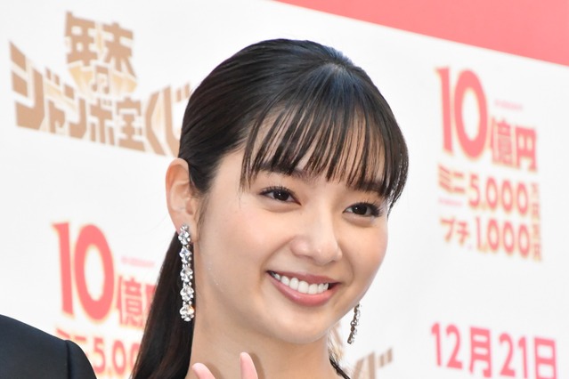 今度は新川優愛!?一般男性との結婚発表! 画像