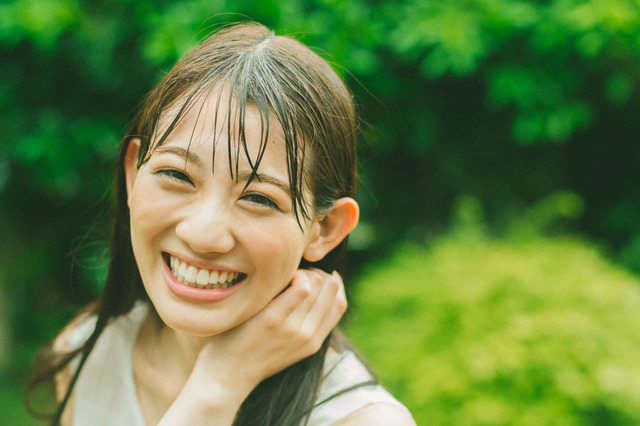 秋本帆華がアートブック！濡れ髪&濡れ顔カットが公開に 画像