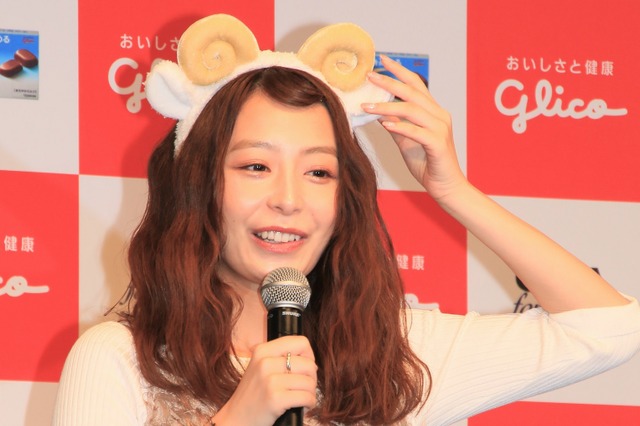 宇垣美里、“ひつじ”風の衣装に“照れ笑い”！「家では前ボタンのパジャマで寝ています」 画像