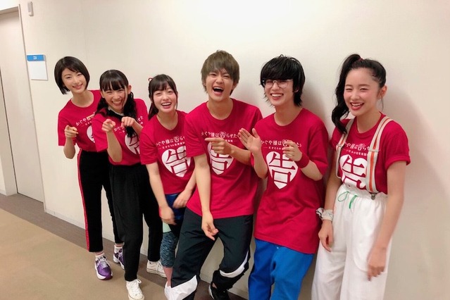 池間夏海、橋本環奈ら映画『かぐや様』メンバーとの仲睦まじい爆笑ショット公開！ 画像