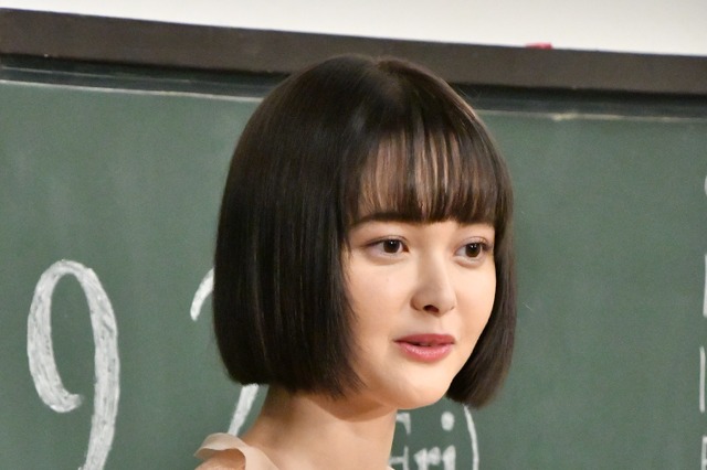 玉城ティナ、現役女子高生の恋の悩みに「いいなあ」とうっとり 画像