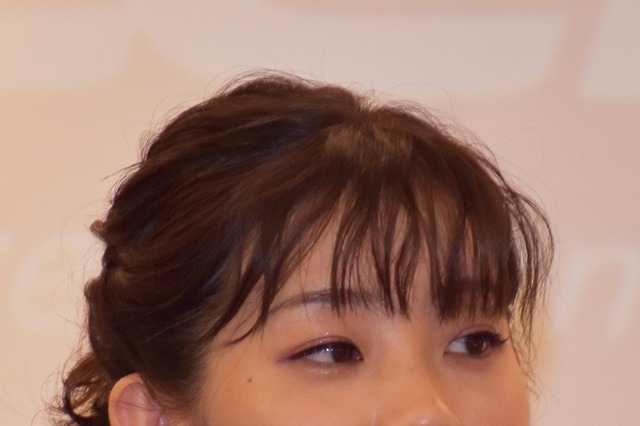 足立梨花、USJでコスプレするも注目されず後悔？「人多すぎて……」 画像
