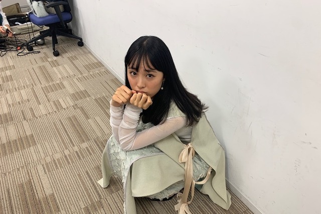 大友花恋、上目遣いのアンニュイフェイスに絶賛の声! 画像