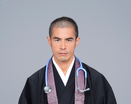 伊藤英明、僧侶役で2年伸ばした長髪をバッサリ！「身も心も変化して、奮い立っている」 画像