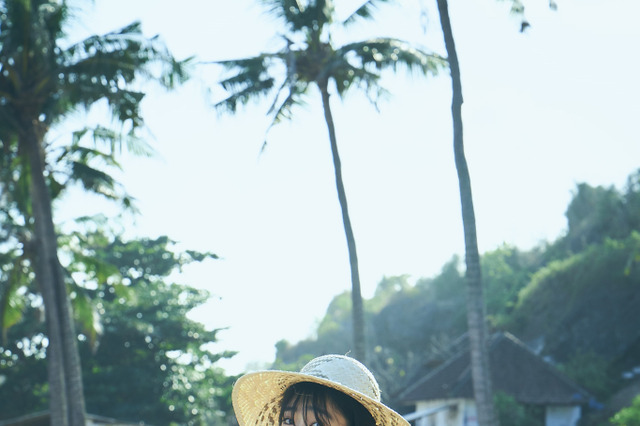 芸能活動再開の高橋ひかる、1st写真集発売決定！高3女子の“ありのまま”を収録 画像