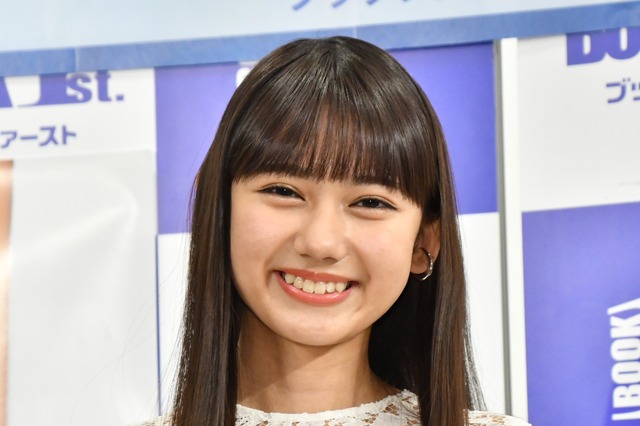 黒崎レイナが美ボディ披露のカレンダー！くびれやシルエット意識 画像