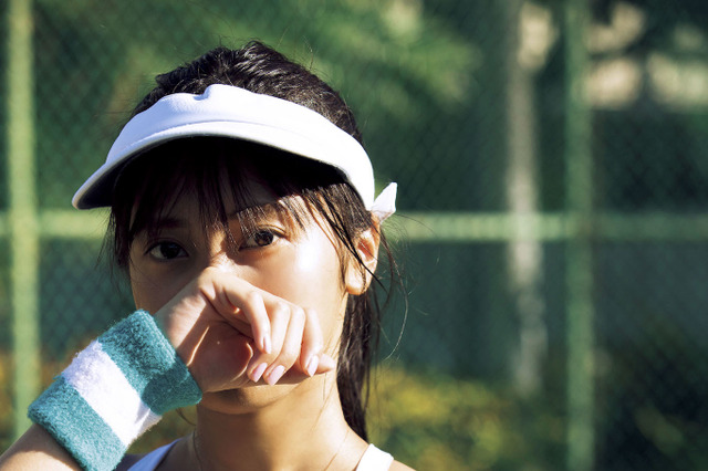 佐野ひなこの2年ぶりの写真集が発売決定!原点回帰し王道グラビア披露! 画像