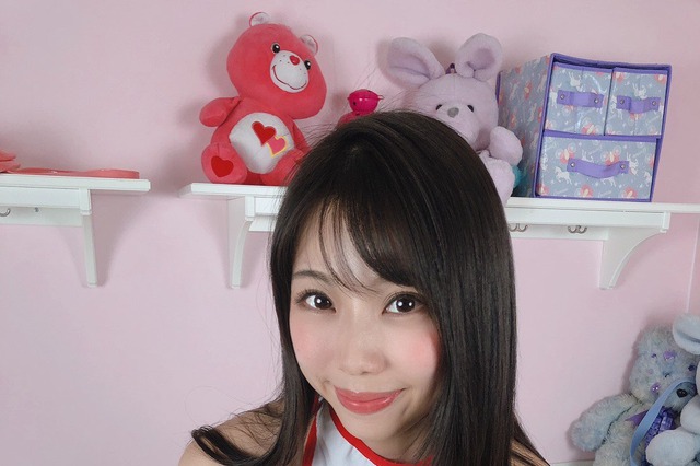 鈴木ふみ奈のセクシーチアガール姿にファン「応援されたい」「かわいい」 画像