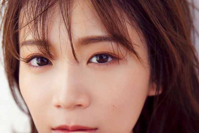 乃木坂46・秋元真夏、セカンド写真集『しあわせにしたい』明日発売!先行カットを一挙まとめ 画像