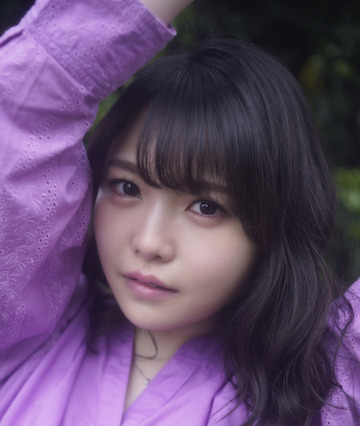 麻倉もも、雑誌表紙・巻頭グラビアに登場！“いま”に迫る1万字インタビューも掲載！ 画像