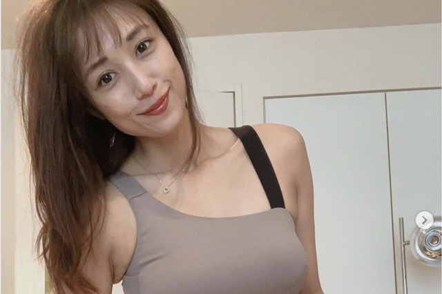 広瀬未花、ヨガウェア姿で見事なくびれボディ公開！ 画像