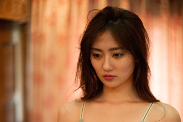 奥山かずさ、2nd写真集が発売決定!刺激的な“女性美×エロス”ショットがたっぷり 画像