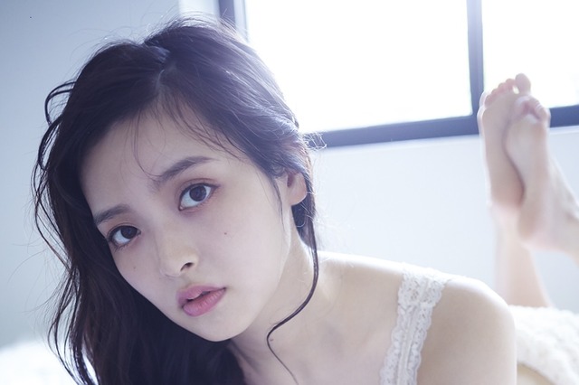 上坂すみれ、写真集『すみれいろ』は「こだわりがつまった一冊」……重版決定に喜び！ 画像