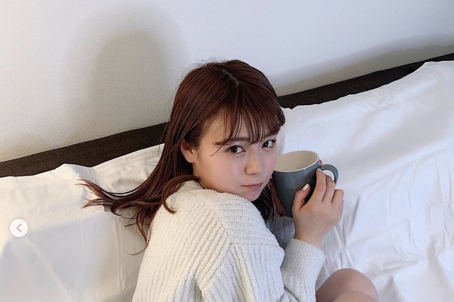 井口綾子のセクシーなおうちショットに歓喜のコメント！ 画像