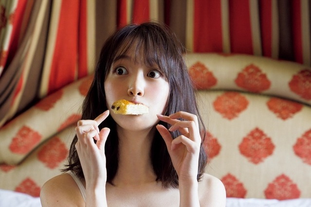 乃木坂46・堀未央奈2nd写真集、オリコン写真集ジャンルで2週連続1位! 画像