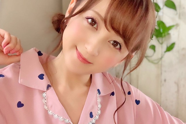 小松彩夏、可愛すぎるお気に入りパジャマ姿を披露！ 画像