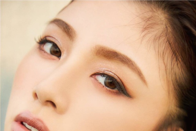 lol・honokaの美貌にファンうっとり!1st写真集表紙カットが公開に! 画像