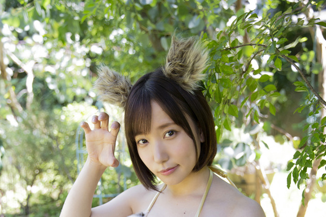 吉岡里帆似・橘ひと美、水着グラビアで“どんぎつね”以外の動物コスに挑戦！ 画像