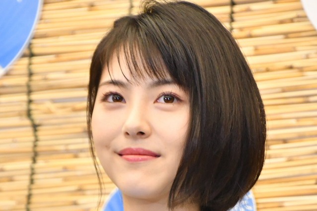 “前の席は浜辺美波”にファンの妄想爆発!「テンション上がる」「話しかけちゃう」 画像