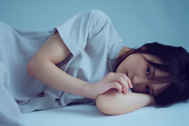 欅坂46・菅井友香が初のソロ表紙！ロングインタビューで欅坂46への思い語る 画像