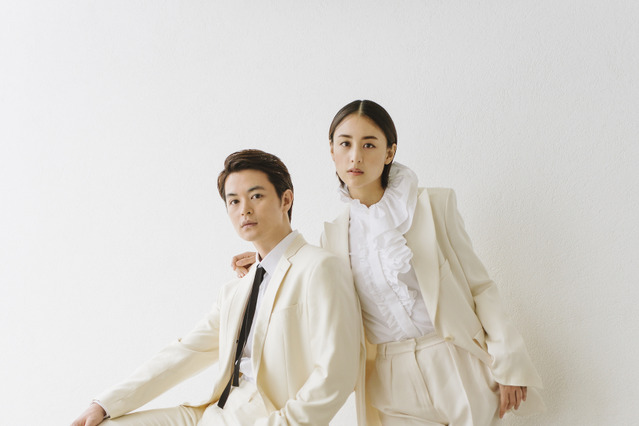 瀬戸康史と山本美月の結婚報告写真が大反響! 陣内智則「美男美女ってこういう人たち」 画像