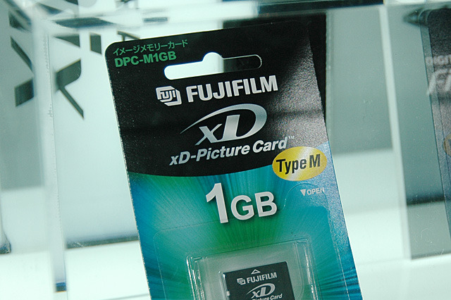 富士写、1GバイトのxDピクチャーカード 3月下旬発売 画像