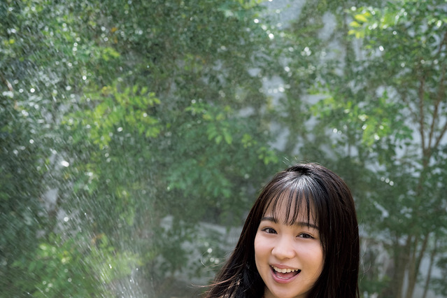 グラビア界の新星・池本しおり、『BOMB』でミニグラ披露 画像
