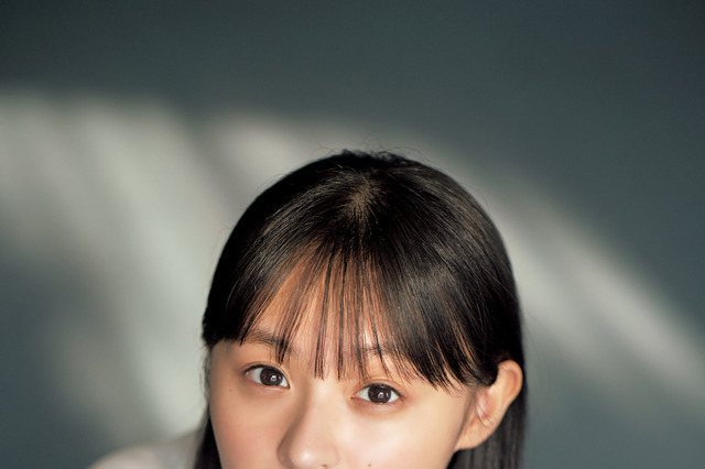 乃木坂46の4期生・遠藤さくらが表紙に登場！センチメンタルな美麗ロンググラビア 画像