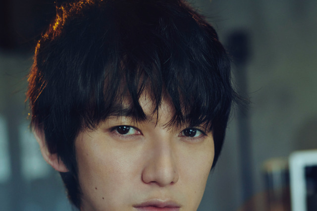 本郷奏多、30歳の“大人の色気”たっぷりのカレンダー発売決定 画像