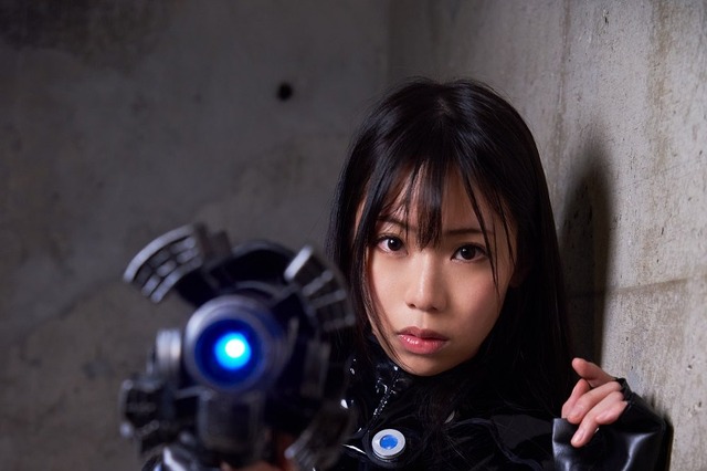 鈴木ふみ奈、色気たっぷり『GANTZ:O』レイカコスプレを披露！ 画像