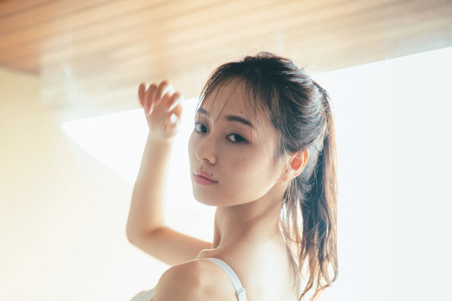 乃木坂46・梅澤美波の写真集が本日発売!“初体験”詰まった一冊! 画像