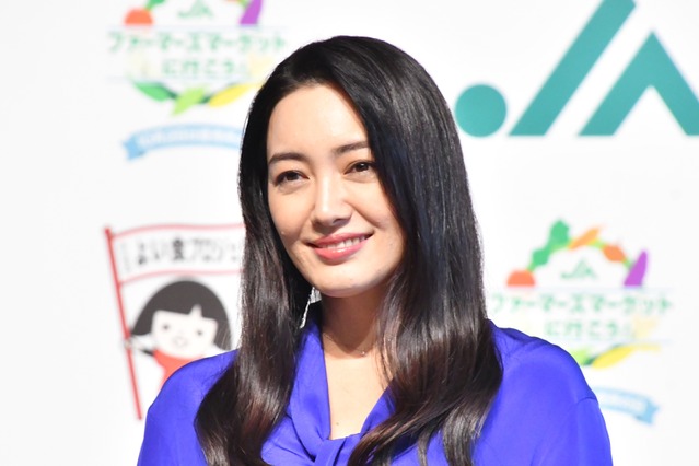 仲間由紀恵、イベントで母親の顔を垣間見せる「子どもたちに飲ませてみたい」 画像