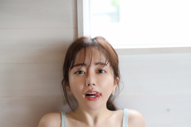 大食いフリーアナ・谷あさこ、「週プレ」で進化した“美ボディ”披露 画像