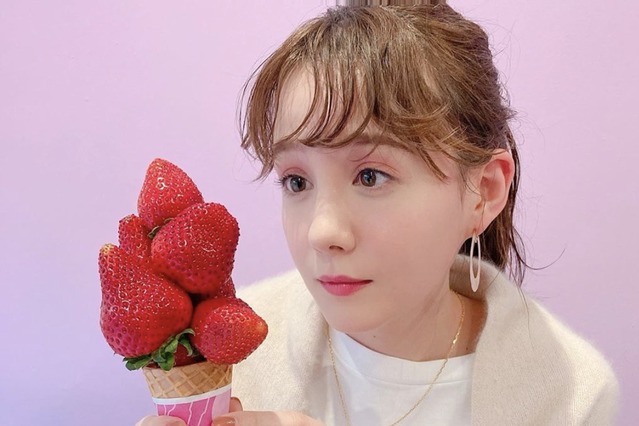 トリンドル玲奈、映えすぎるモリモリのいちごに反響! 画像